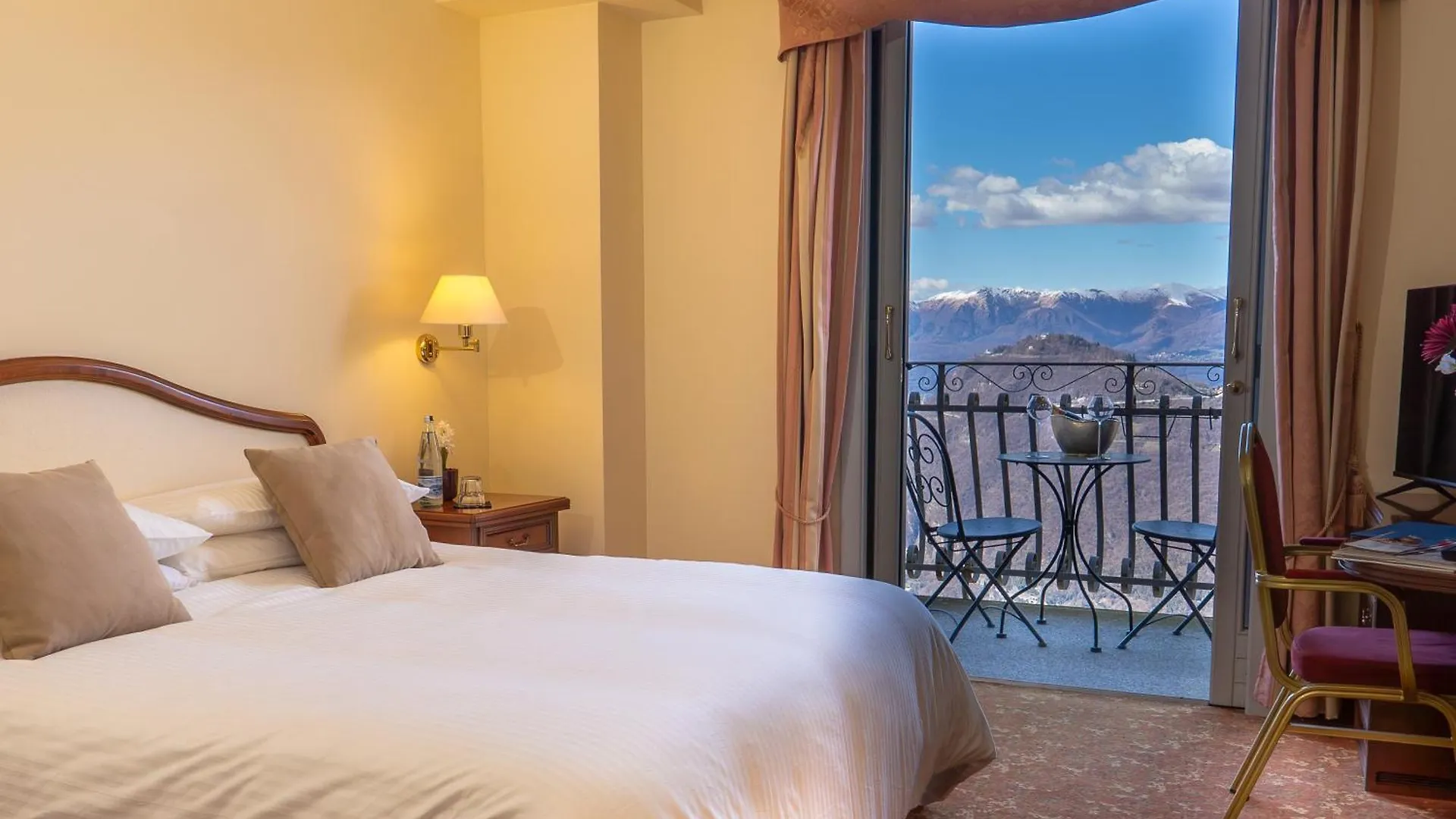 Hotel Funicolare Lanzo D'intelvi 4*,